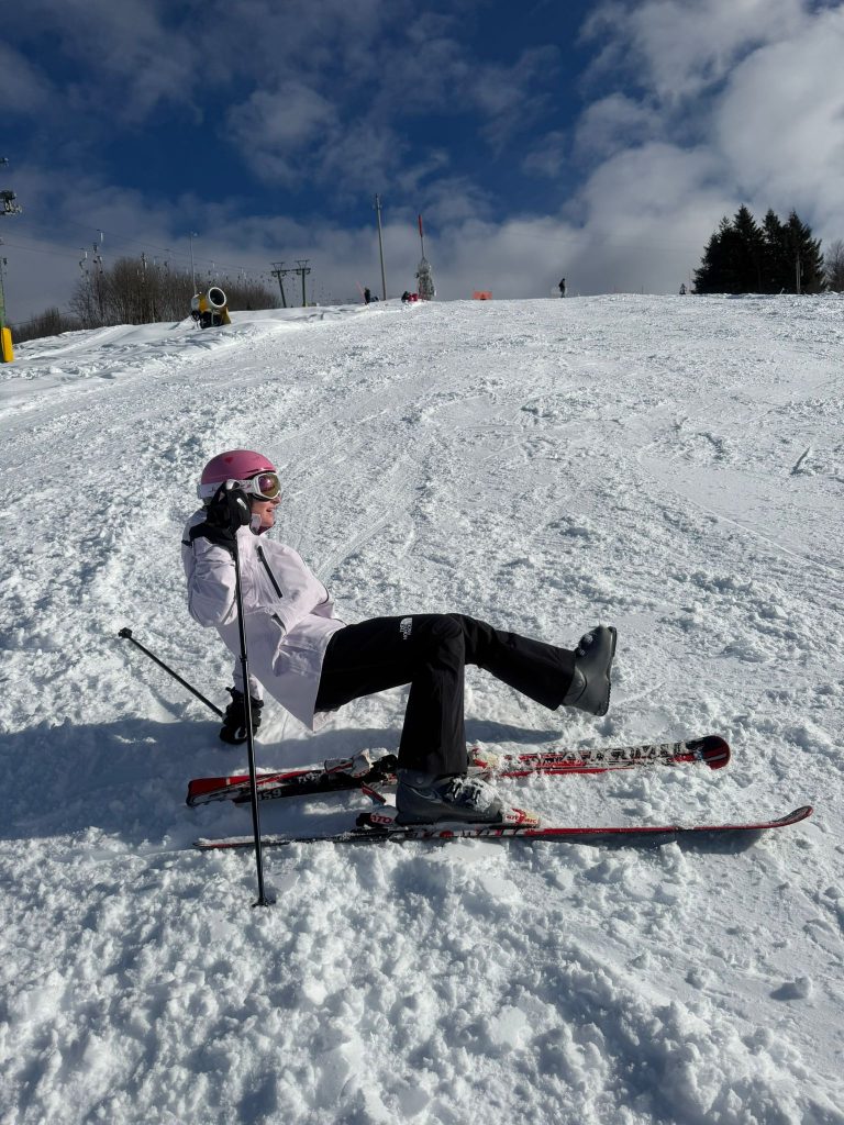 Svettare sugli sci e il riposo dopo la discesa, quando posso finalmente rilassarmi al sole