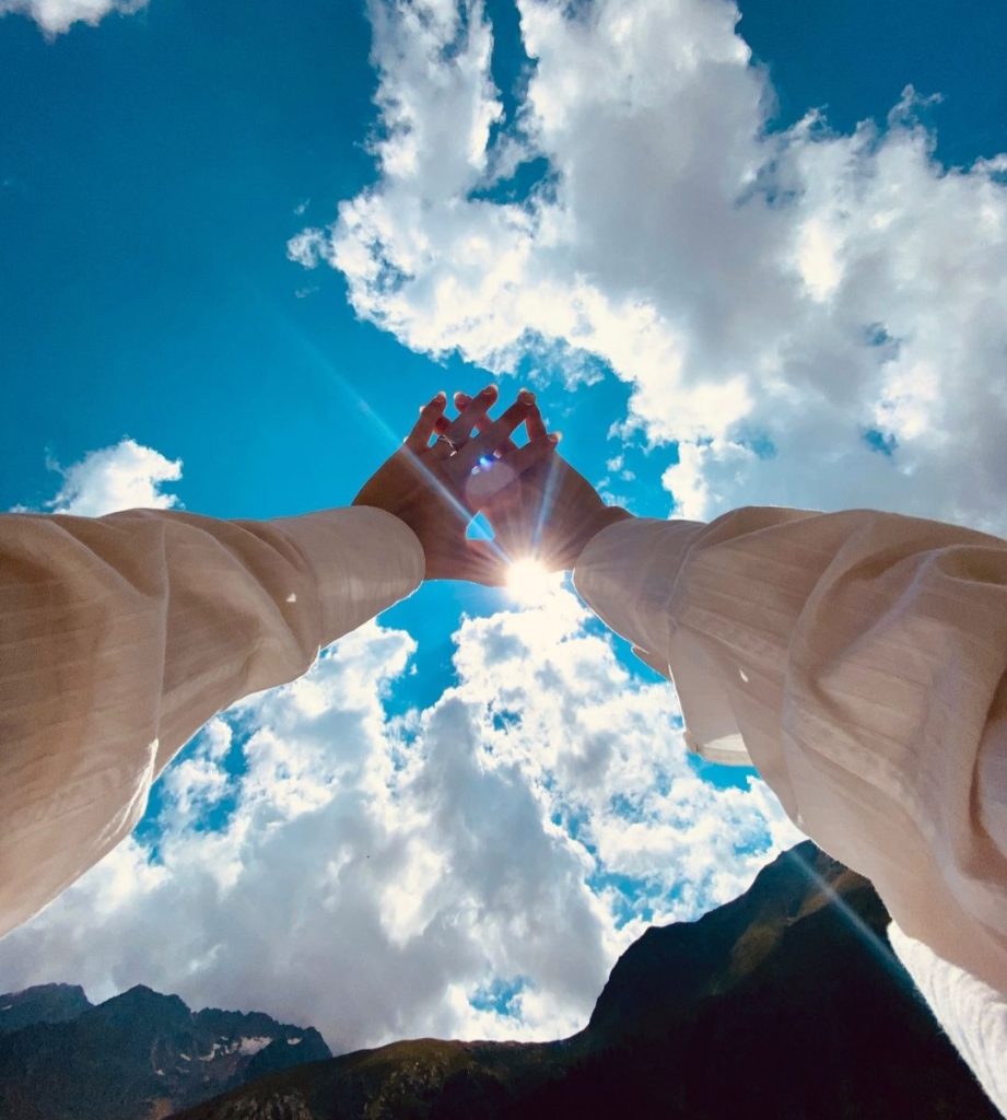 Il mio benessere è, letteralmente , toccare il cielo con un dito