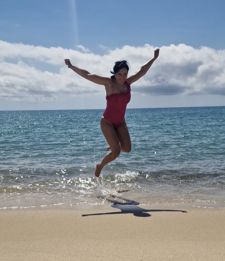 Trascorro tanto tempo al mare per rigenerare corpo e anima. La felicità è racchiusa in un granello di sabbia!