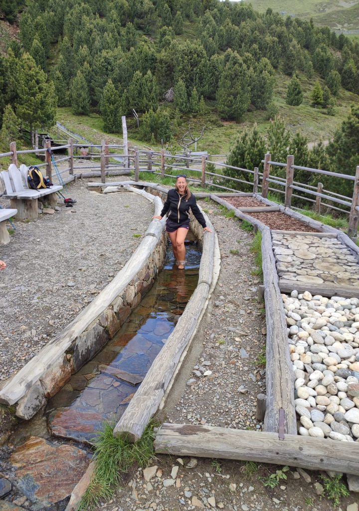 praticare, ovunque possibile, trattamenti per il mio benessere...in questo caso percorso kneipp in alta quota