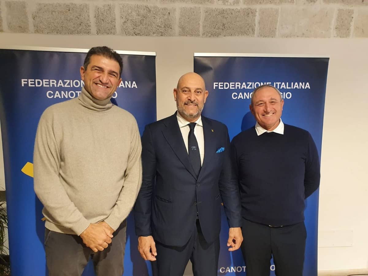 DT Antonio Colamonici insieme al Presidente federale Davide Tizzano e a Giovanni Calabrese - foto FIC