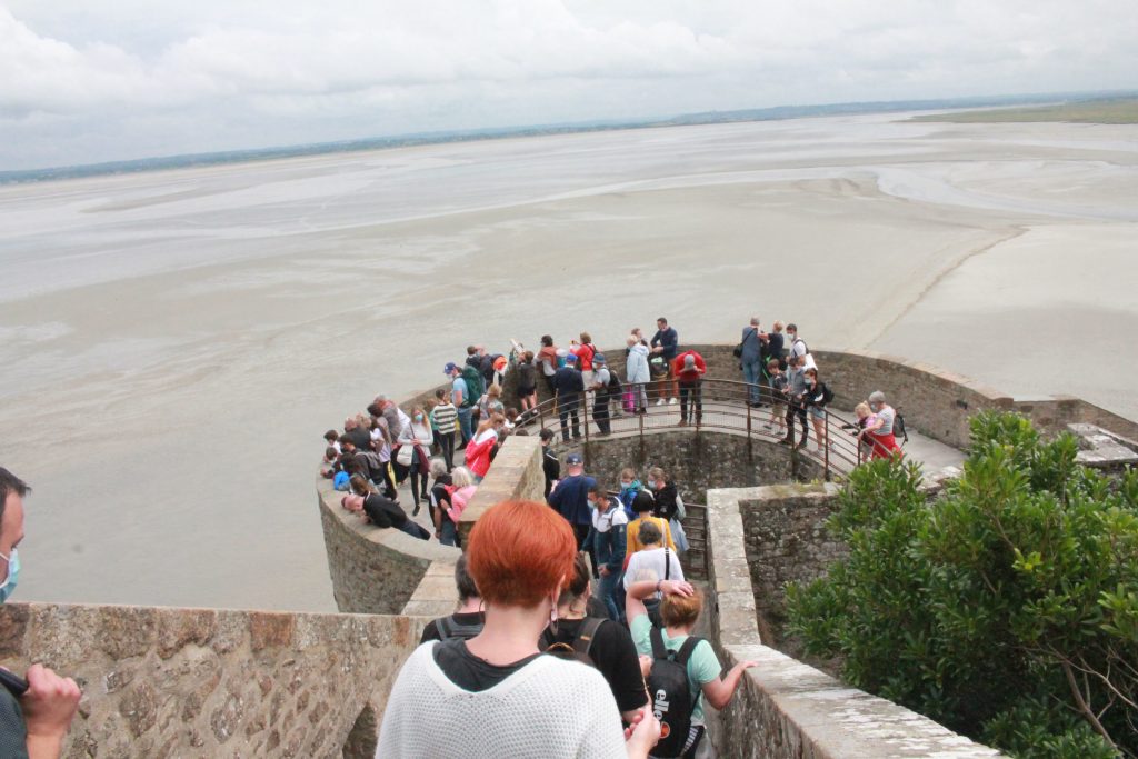 Assistere al miracolo della marea a Mont-Saint-Michel e vedere come il monte si trasforma in un'isola e viceversa