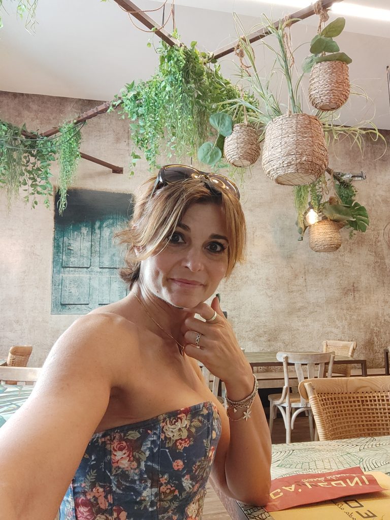 Il mio benessere è amore per sé stessi, per la famiglia e intimi amici, e amare la vita... Una continua suggestione, sorpresa, cambio di rotta che la rende unica, inimitabile ed irripetibile