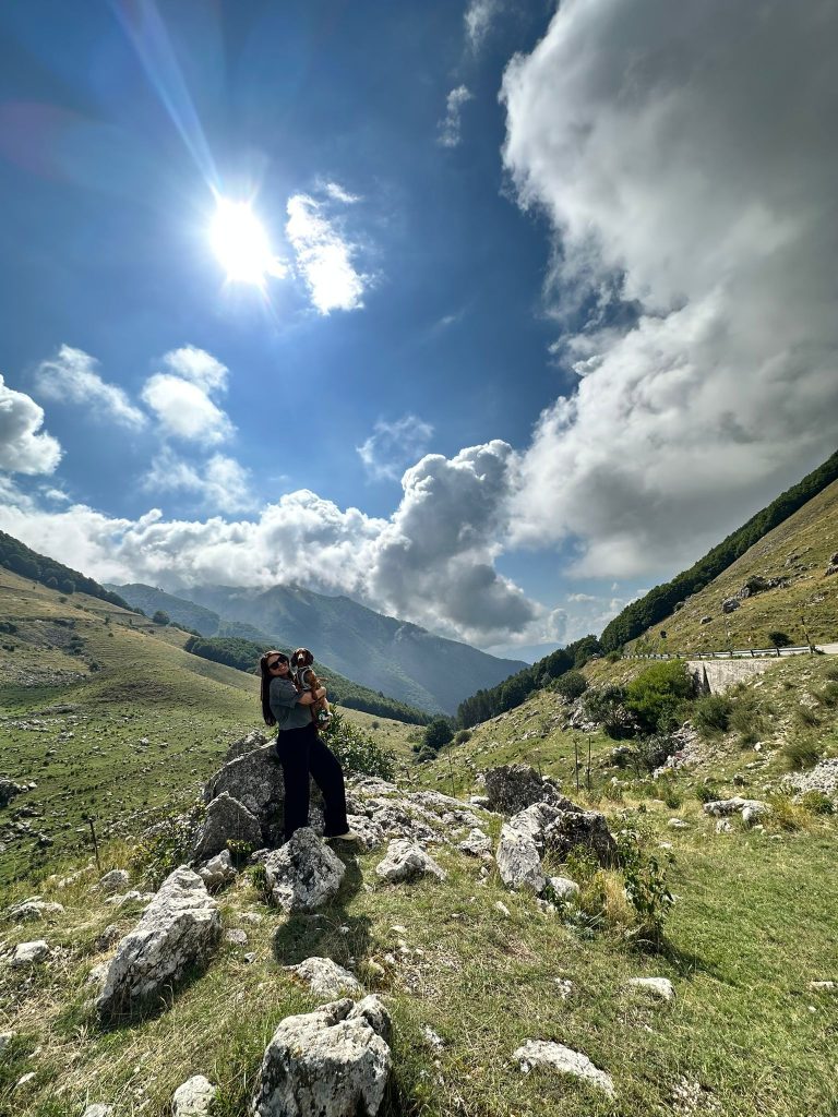 il silenzio dei monti, il passo fedele del mio cane e il cuore che finalmente rallenta.