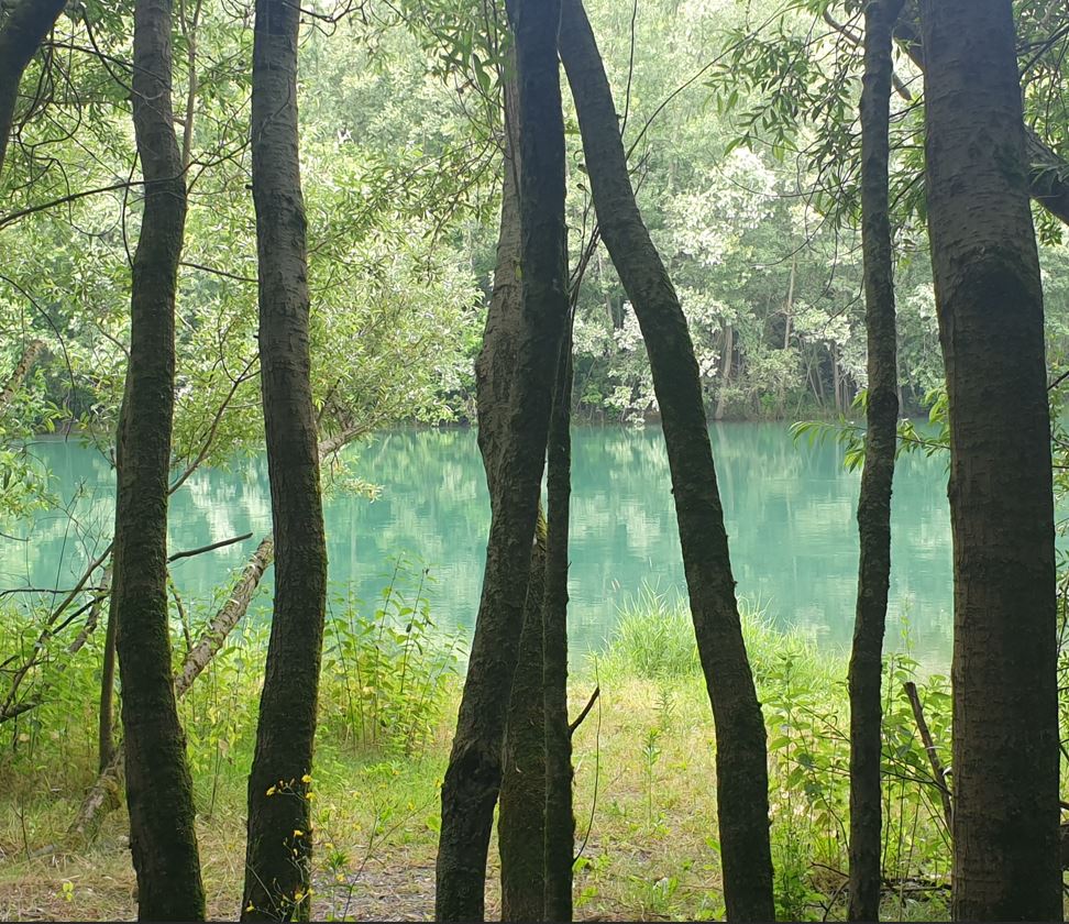 Riflessi turchesi del lago