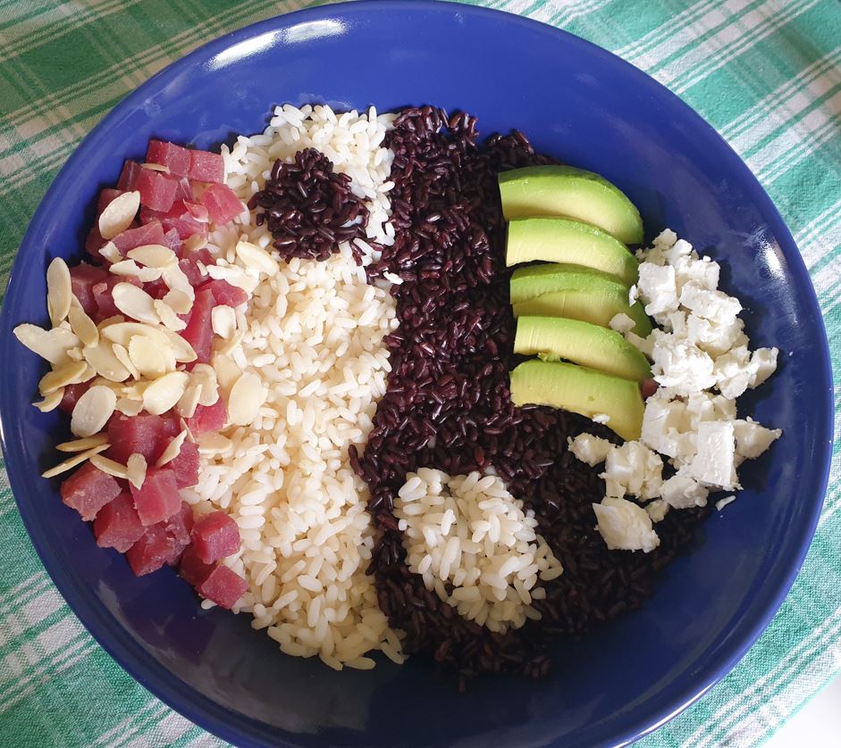 Alimentazione sana: tao di riso bianco e nero