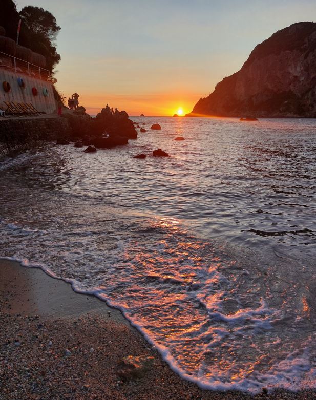 Un tramonto rosa, romantico e speciale