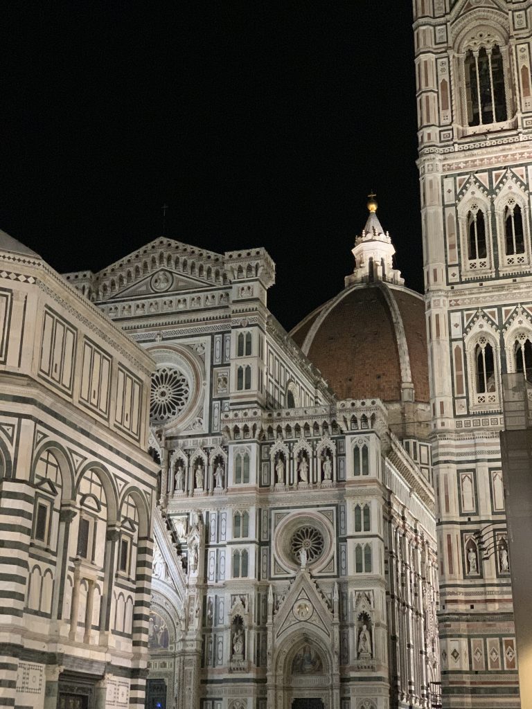 Esplorare luoghi pieni di cultura e arte!