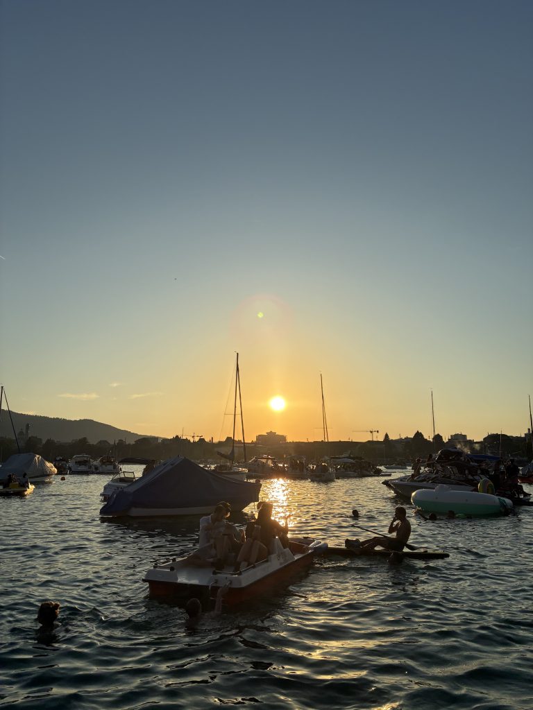 Visitare città e godermi il tramonto