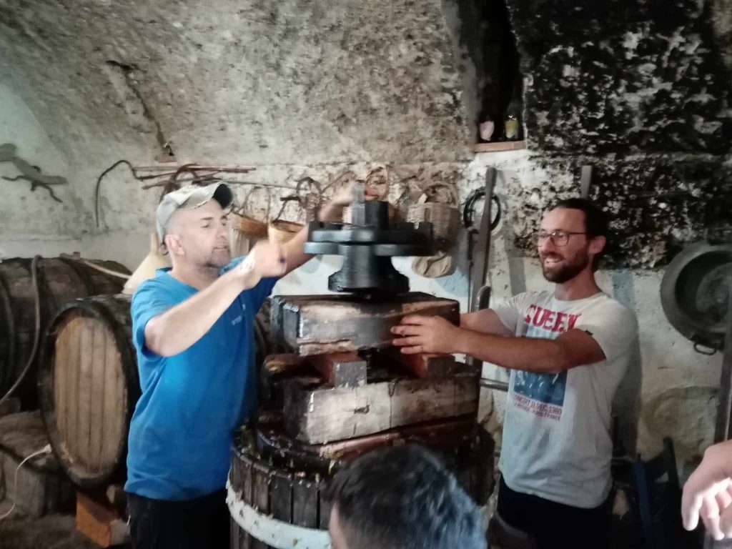 Produrre il vino tipico della mia zona è portare avanti le tradizioni