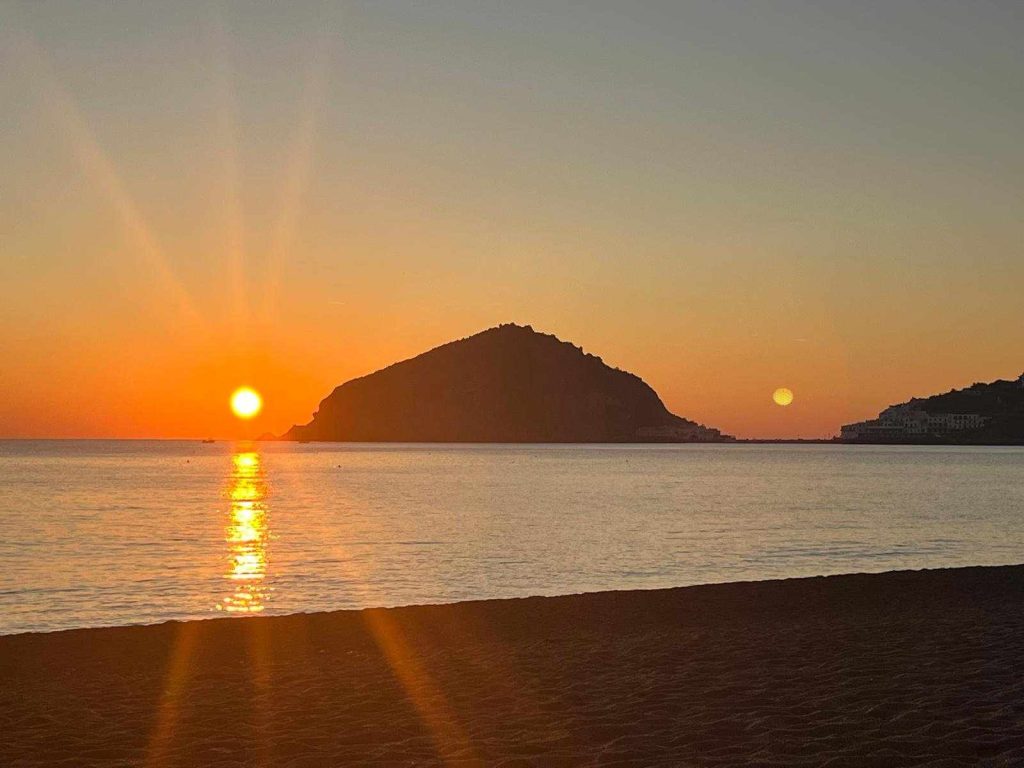 Guardate il mare e le meraviglie della natura