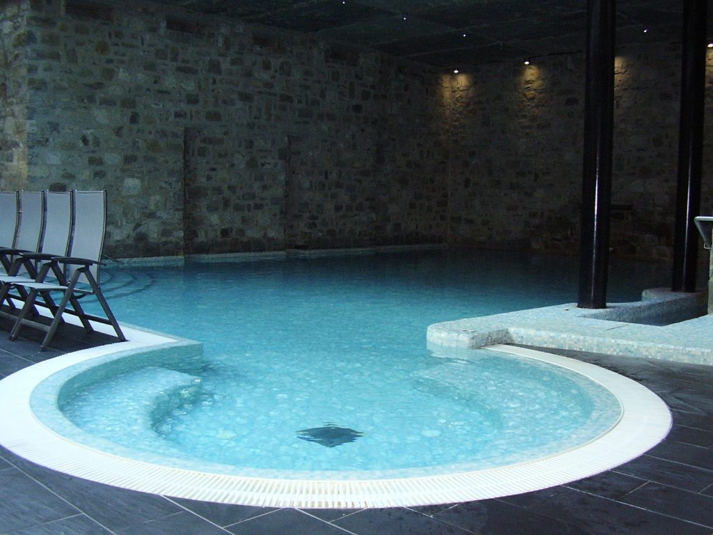 Rilassarmi prendendomi cura di me, immersa nel mio elemento, l'acqua, e nel silenzio che fa germogliare nuove idee e possibilità.