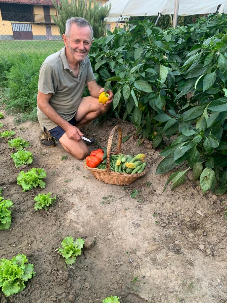 conoscere il valore della terra e dei suoi frutti che coltivo con il sorriso, sapendo di contribuire al benessere di tutta la mia famiglia!