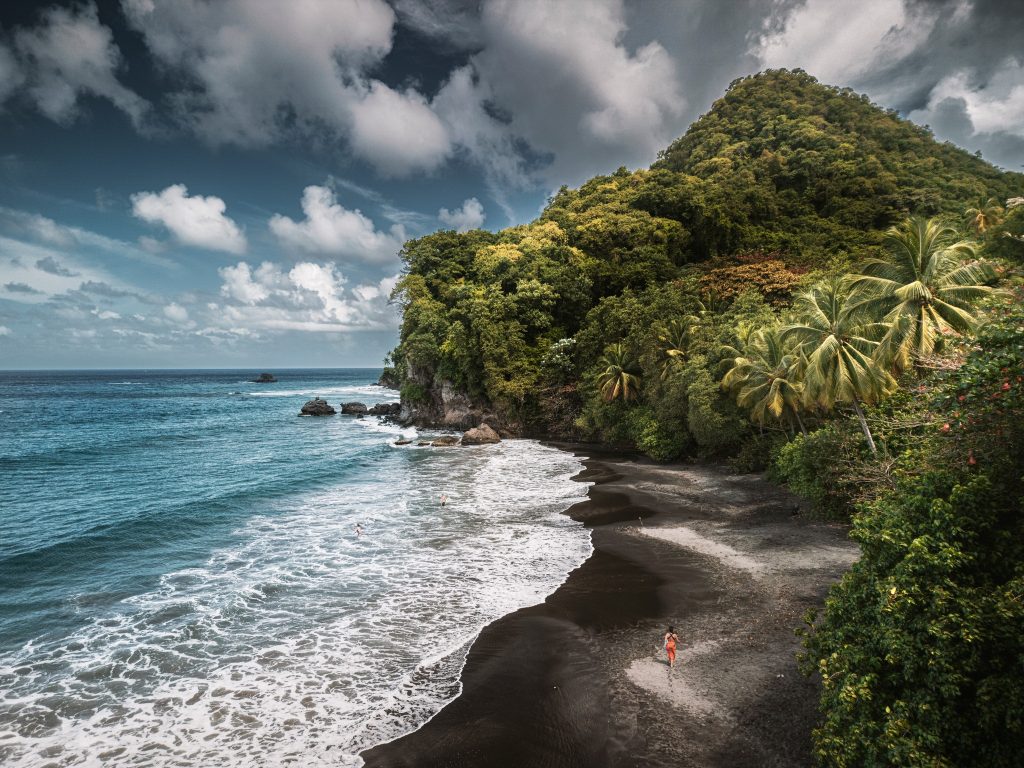 passeggiare su spiagge incontaminate