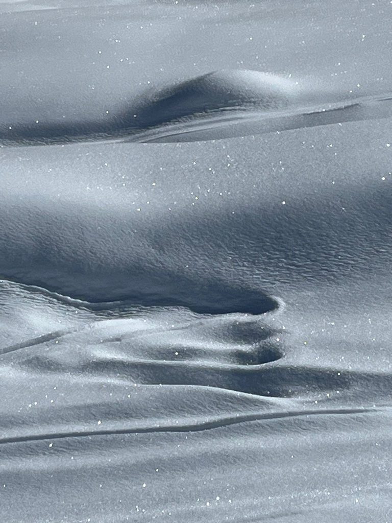 camminare nella neve subito dopo che è caduta ...