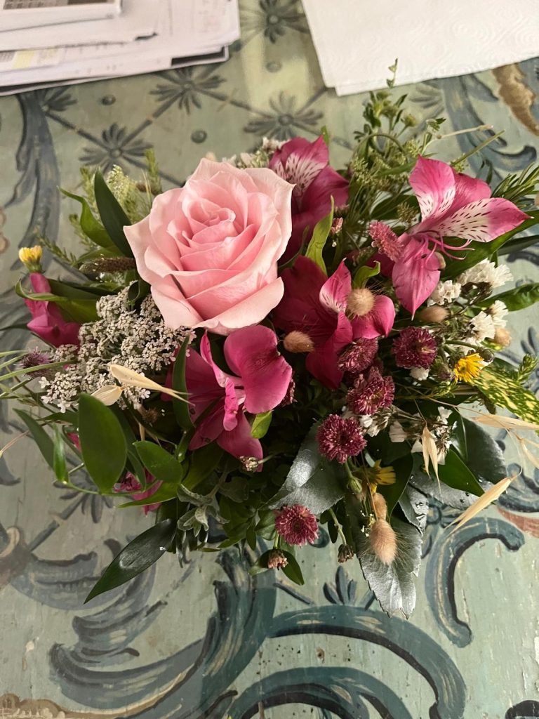 L'incanto rinascimentale dei fiori ricevuti in dono